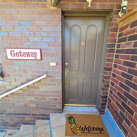Tumut Valley Motel Pet Friendly מראה חיצוני תמונה