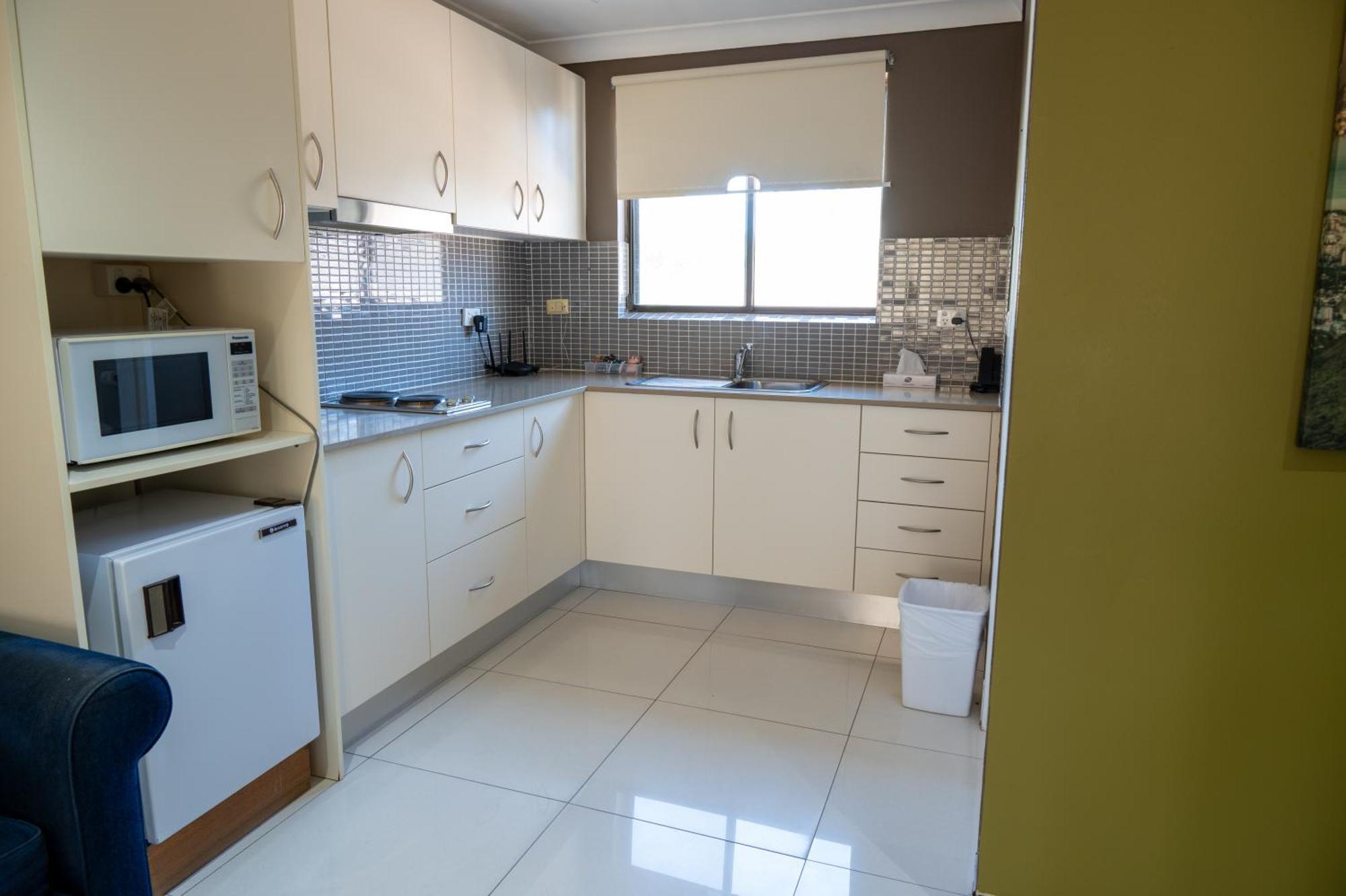 Tumut Valley Motel Pet Friendly מראה חיצוני תמונה