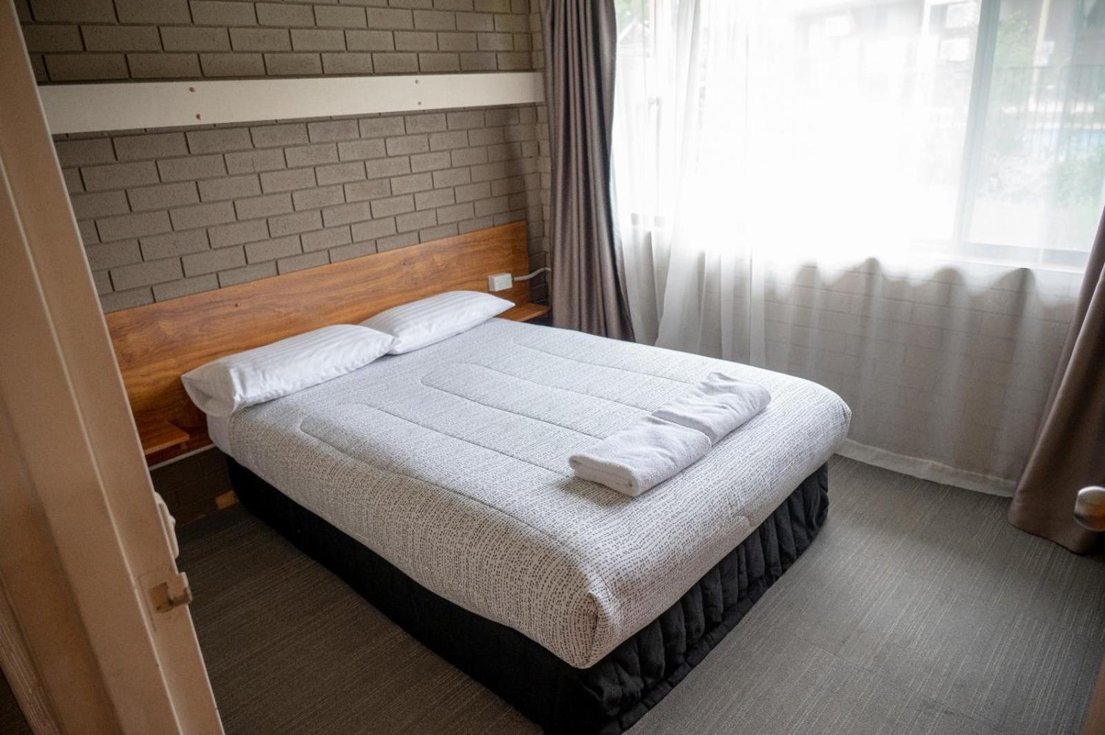 Tumut Valley Motel Pet Friendly מראה חיצוני תמונה