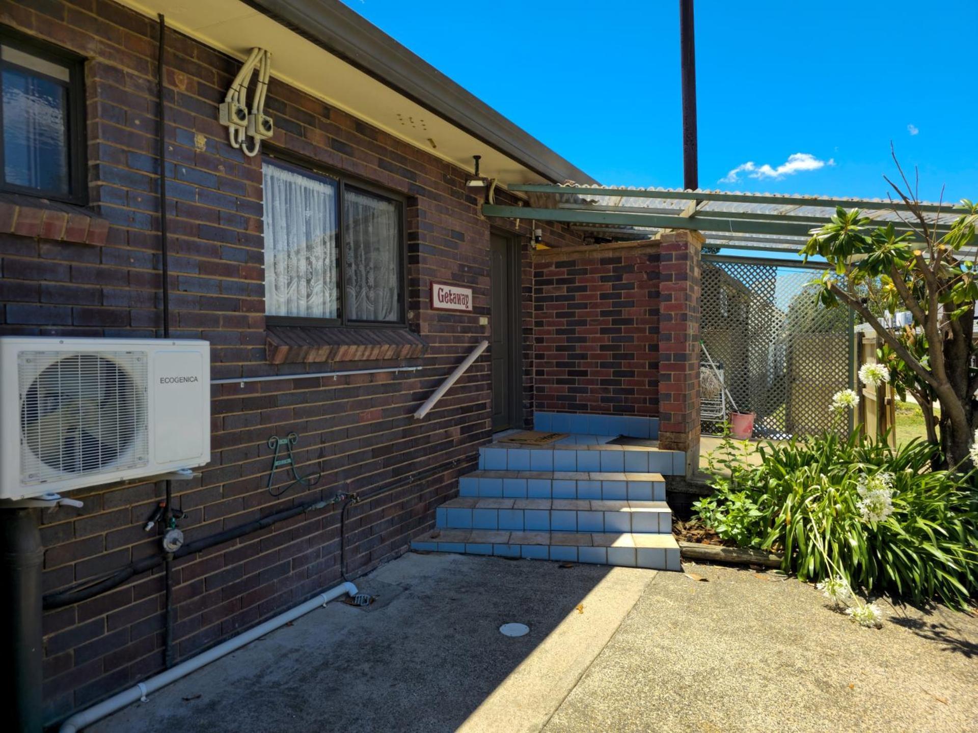 Tumut Valley Motel Pet Friendly מראה חיצוני תמונה
