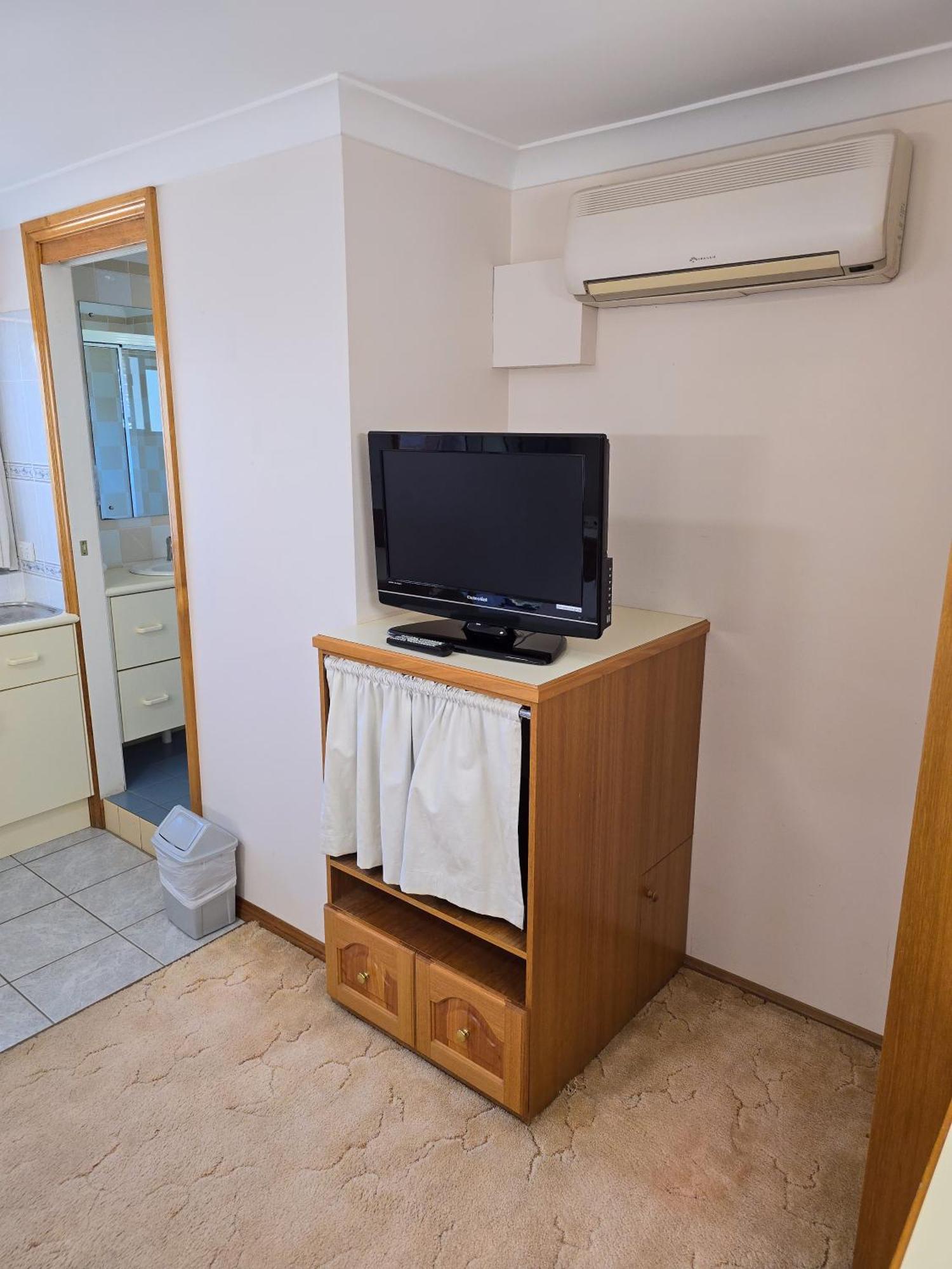 Tumut Valley Motel Pet Friendly מראה חיצוני תמונה