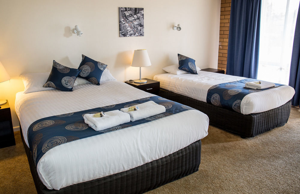 Tumut Valley Motel Pet Friendly מראה חיצוני תמונה