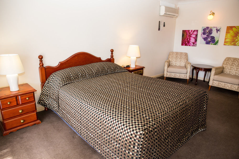 Tumut Valley Motel Pet Friendly מראה חיצוני תמונה