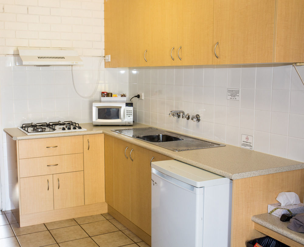 Tumut Valley Motel Pet Friendly מראה חיצוני תמונה